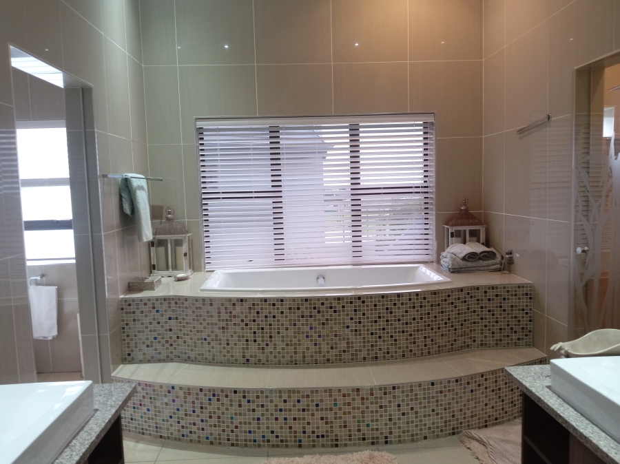 3 Bedroom Property for Sale in Oubaai Western Cape